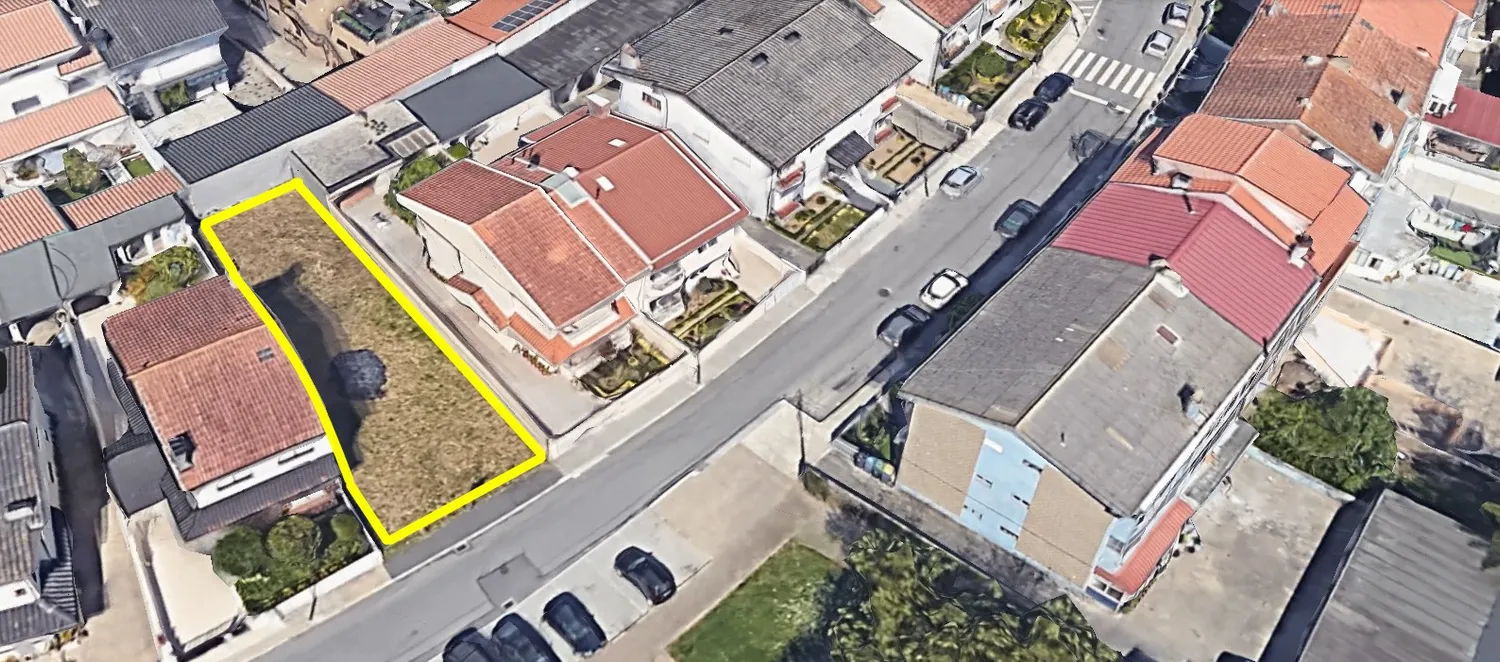 Terreno p/ construção de moradia de 3 frentes - Gueifães - 2