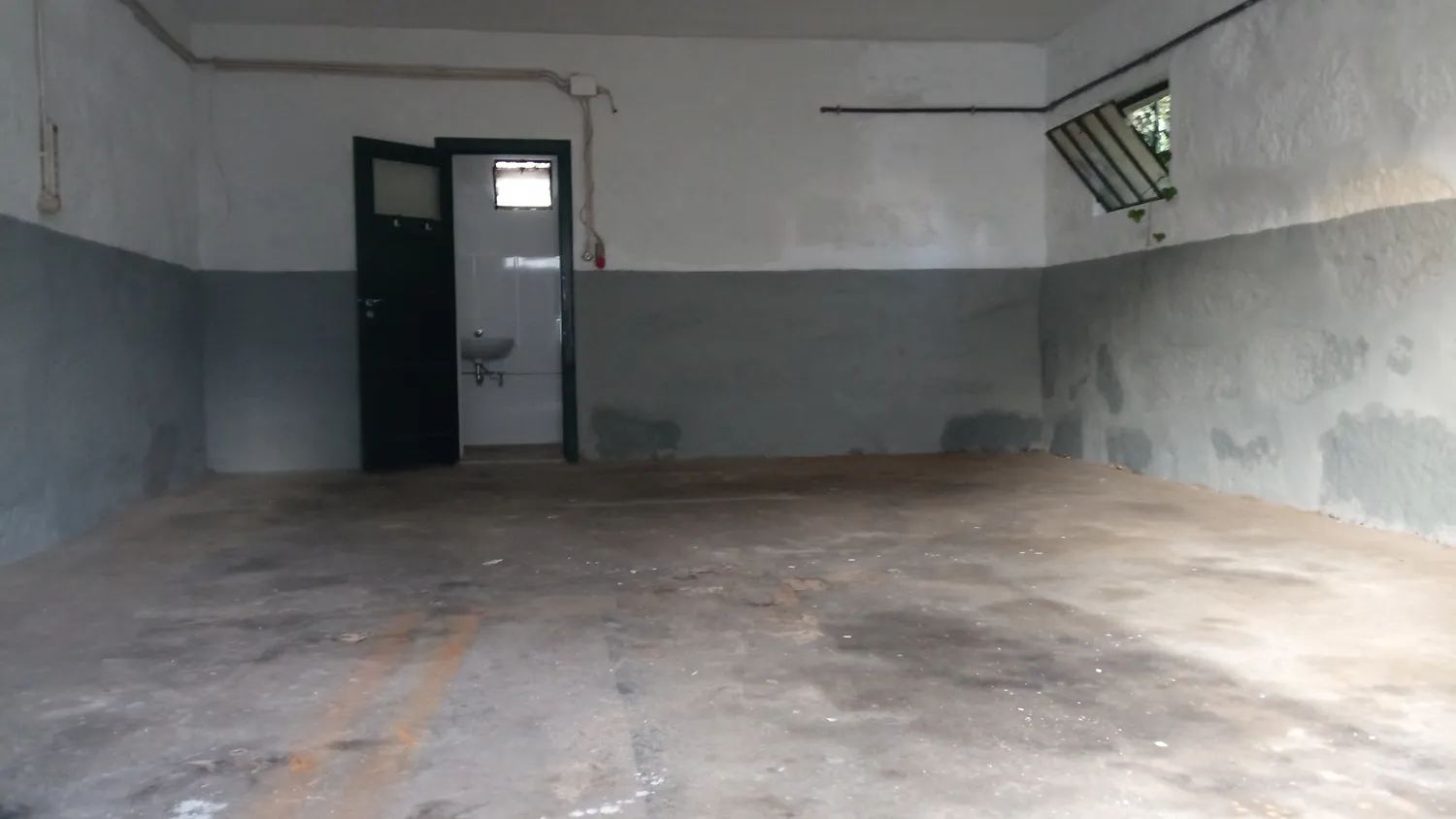 Garagem para arrendar ao centro de Gueifães