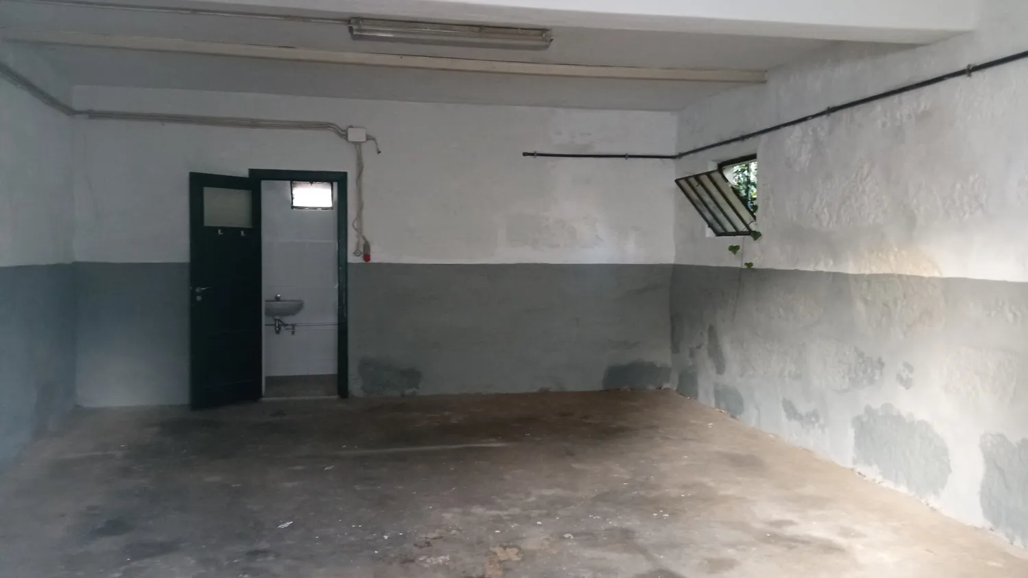 Garagem para arrendar ao centro de Gueifães - 2