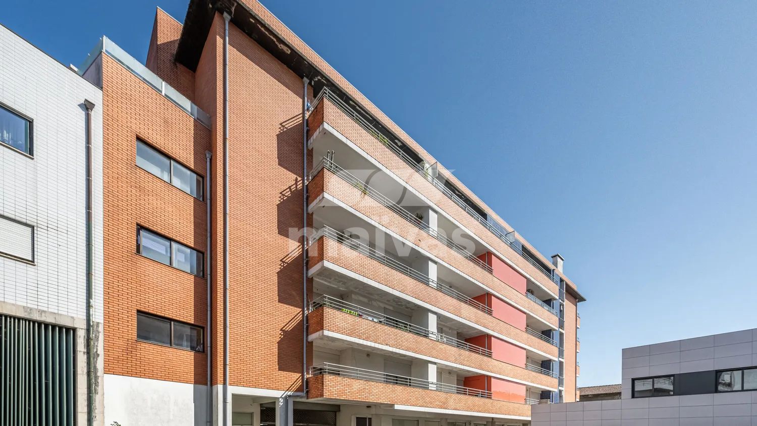 Apartamento T2 C/Terraço - Centro de Vila Verde  - 2