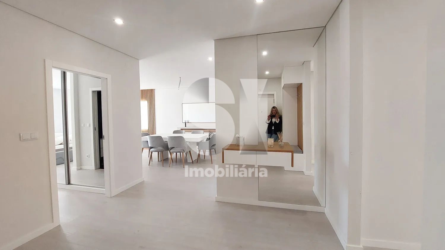Elegante T3 Renovado na Póvoa | Praia e Garagem - 2