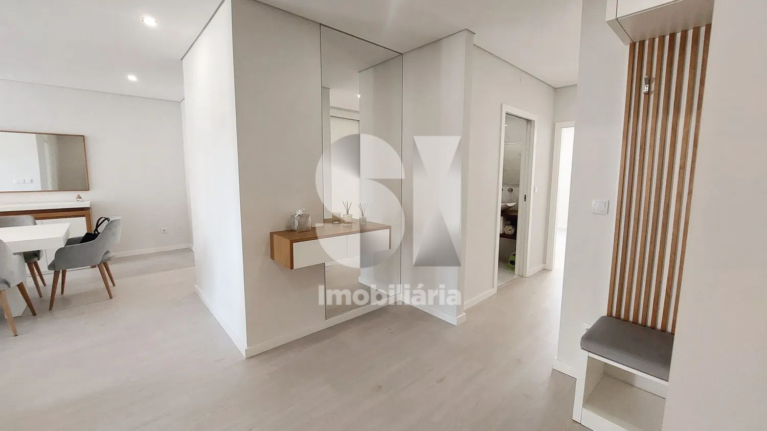 Elegante T3 Renovado na Póvoa | Praia e Garagem - 3