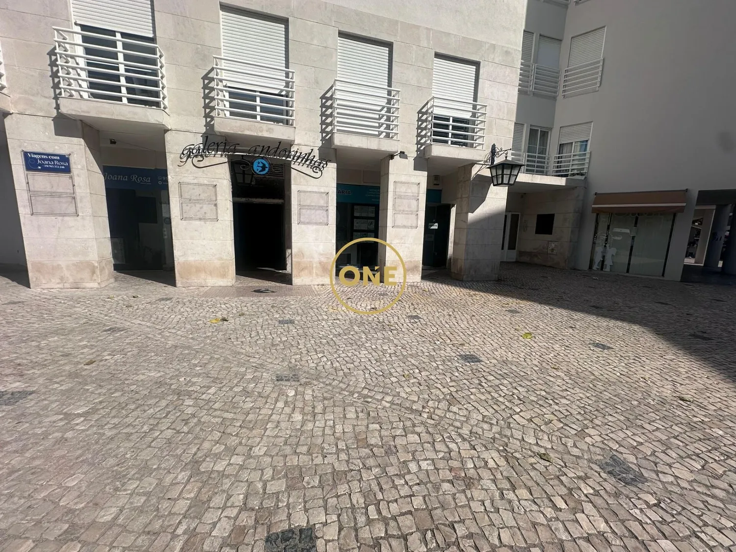 Magasin Almada bien situé - 3