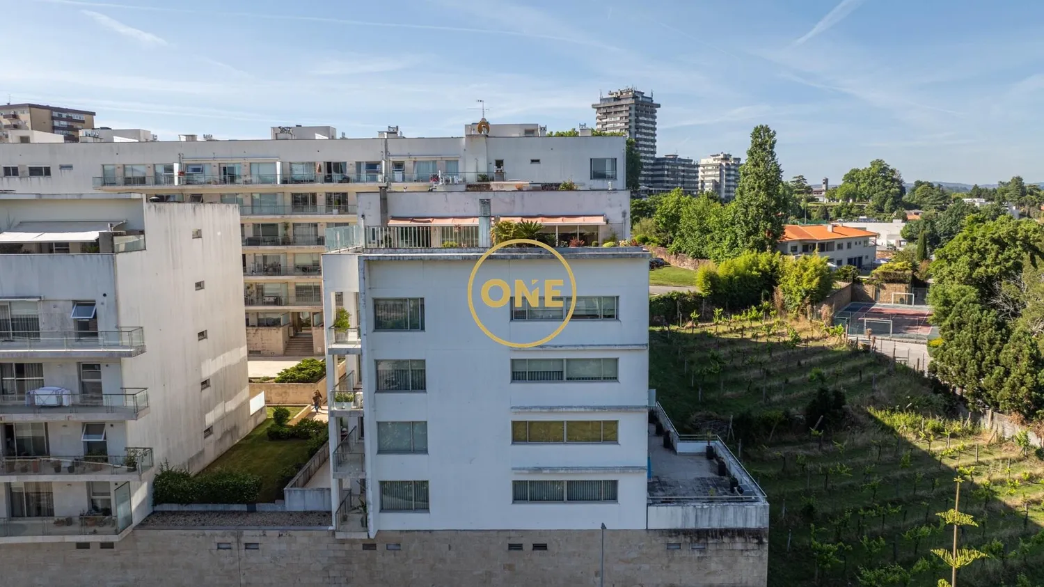 Apartamento T5 de Excelência no Centro de Santo Tirso - 2