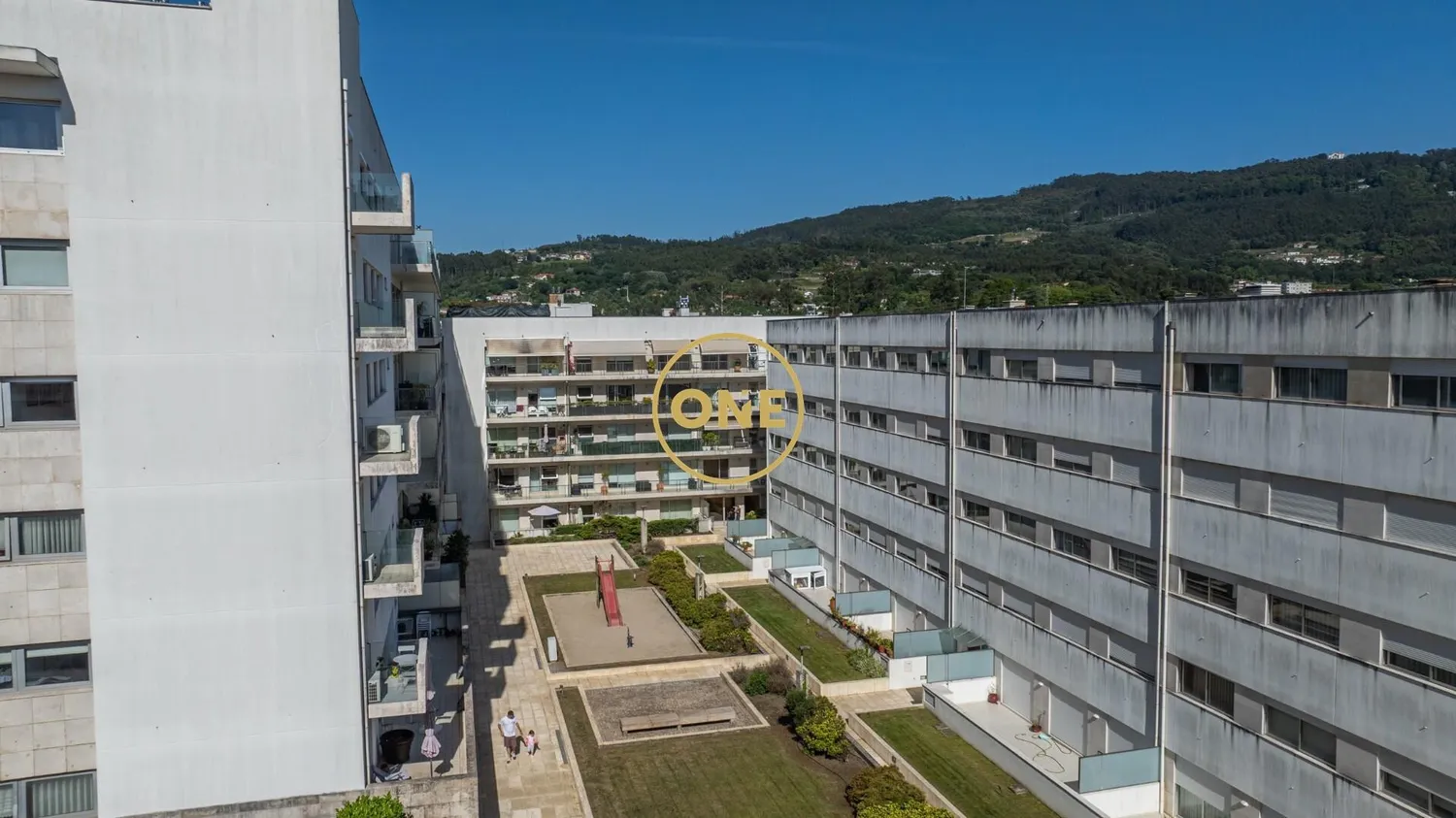 Apartamento T5 de Excelência no Centro de Santo Tirso - 3