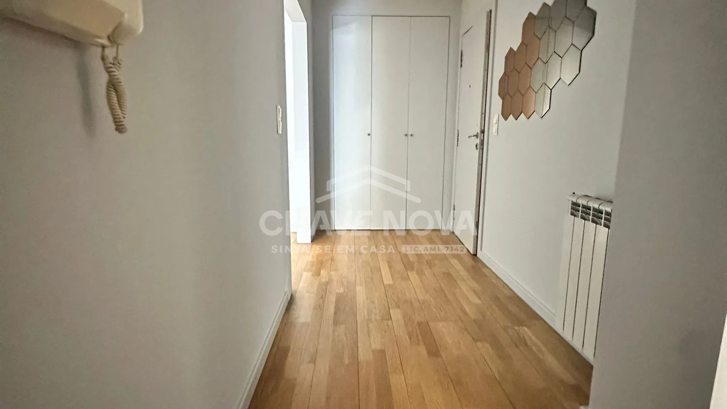 Apartamento T2 C/ Lugar de Garagem e Arrumos no Porto (Monte Burgos) - 2
