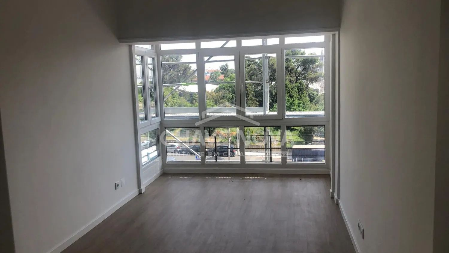 Apartamento T2 Renovado na Rua Martins Barata, na freguesia de Belém - 2