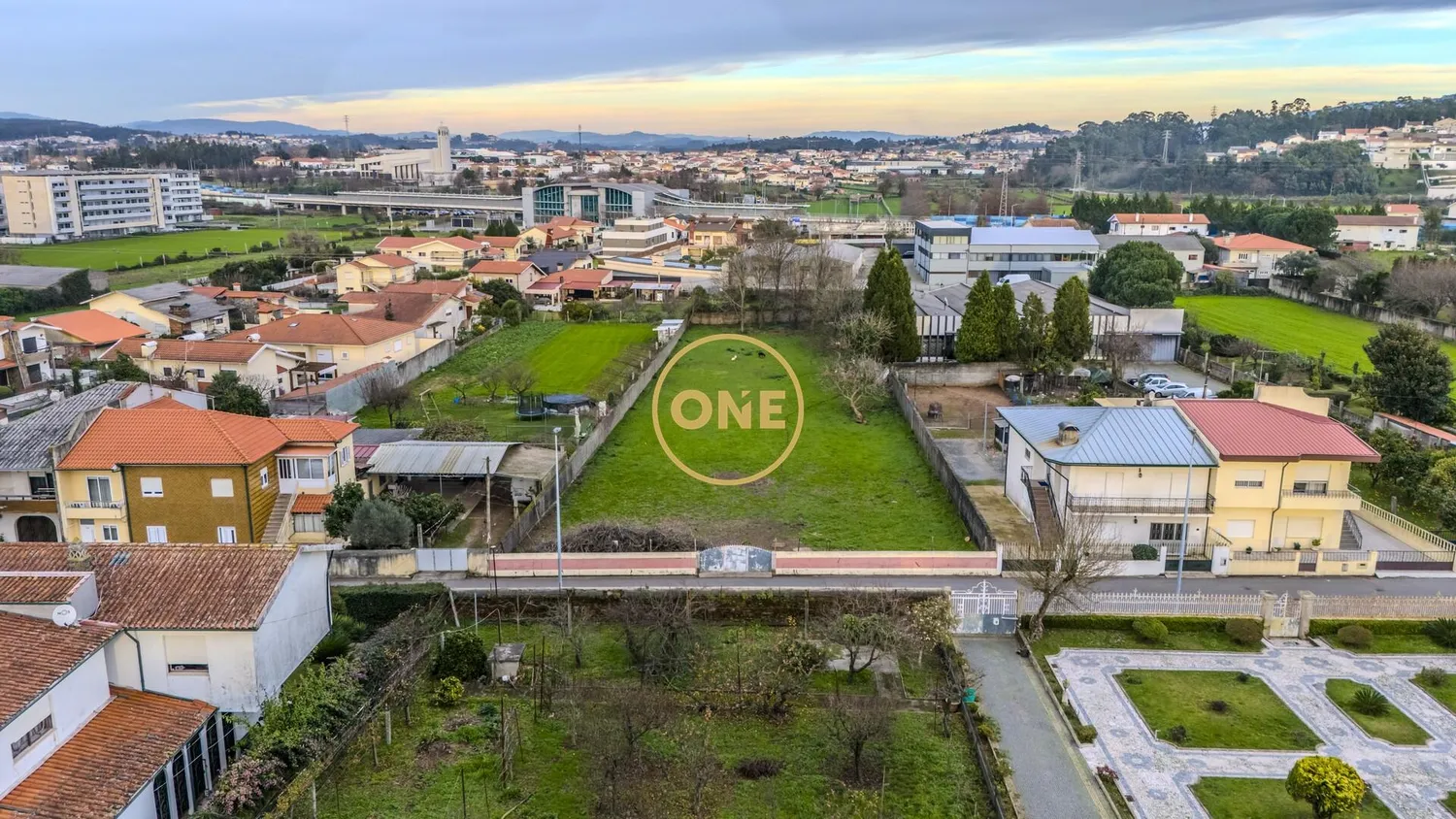 Terreno de construção no centro da Trofa