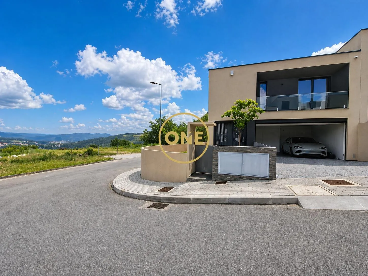 Corner house with 3 bedrooms (2 floors) in Lanhoso, Póvoa de Lanhoso - 2