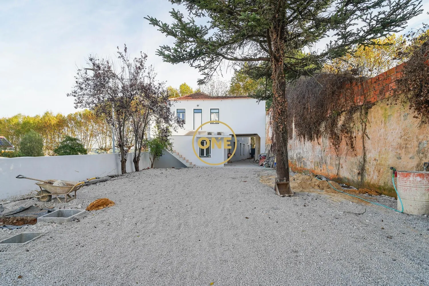 Building in the center of Anadia - Excellent profitability! - 2