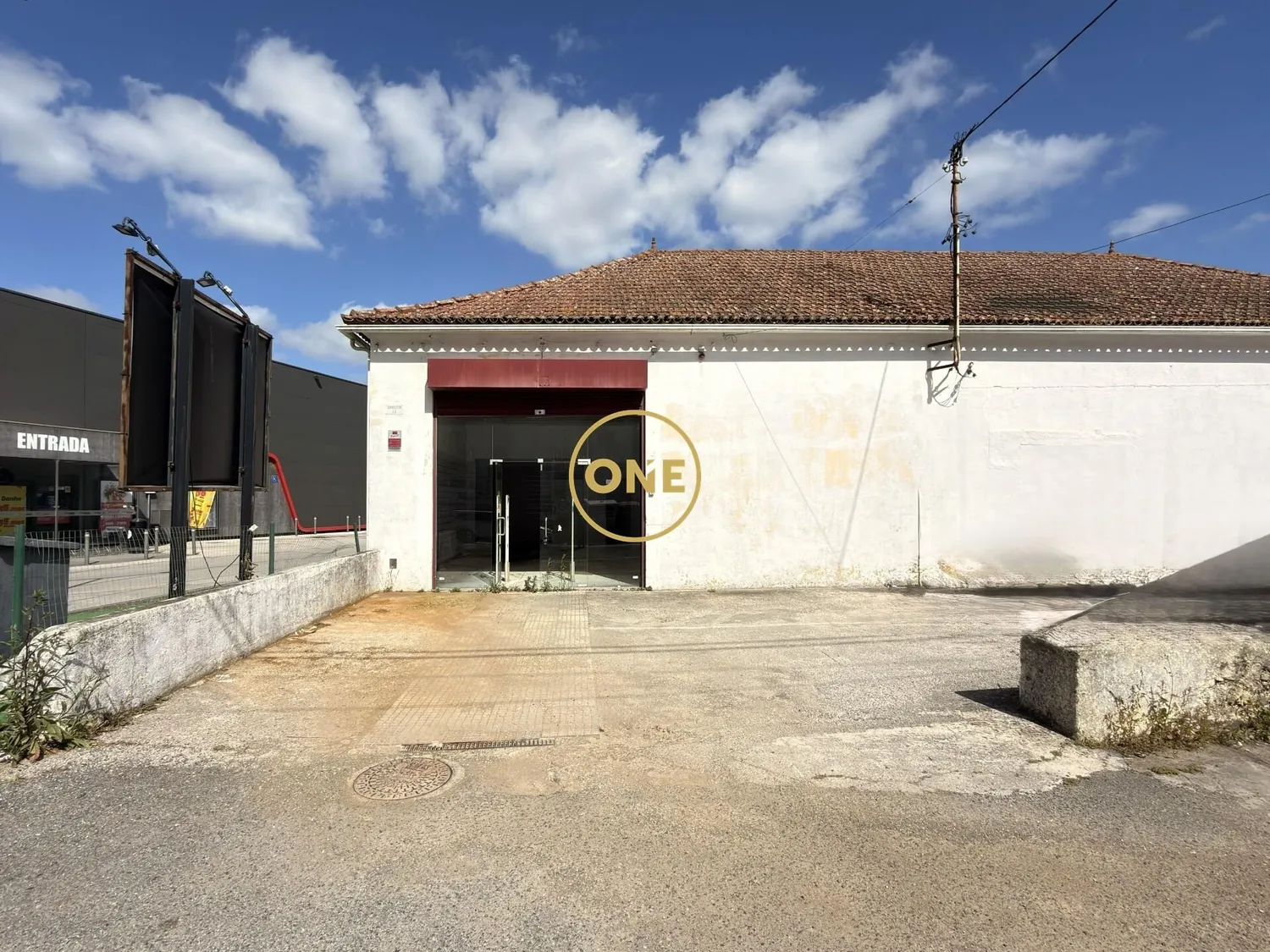 Commercial property with 340 m² in the center of Torres Vedras.