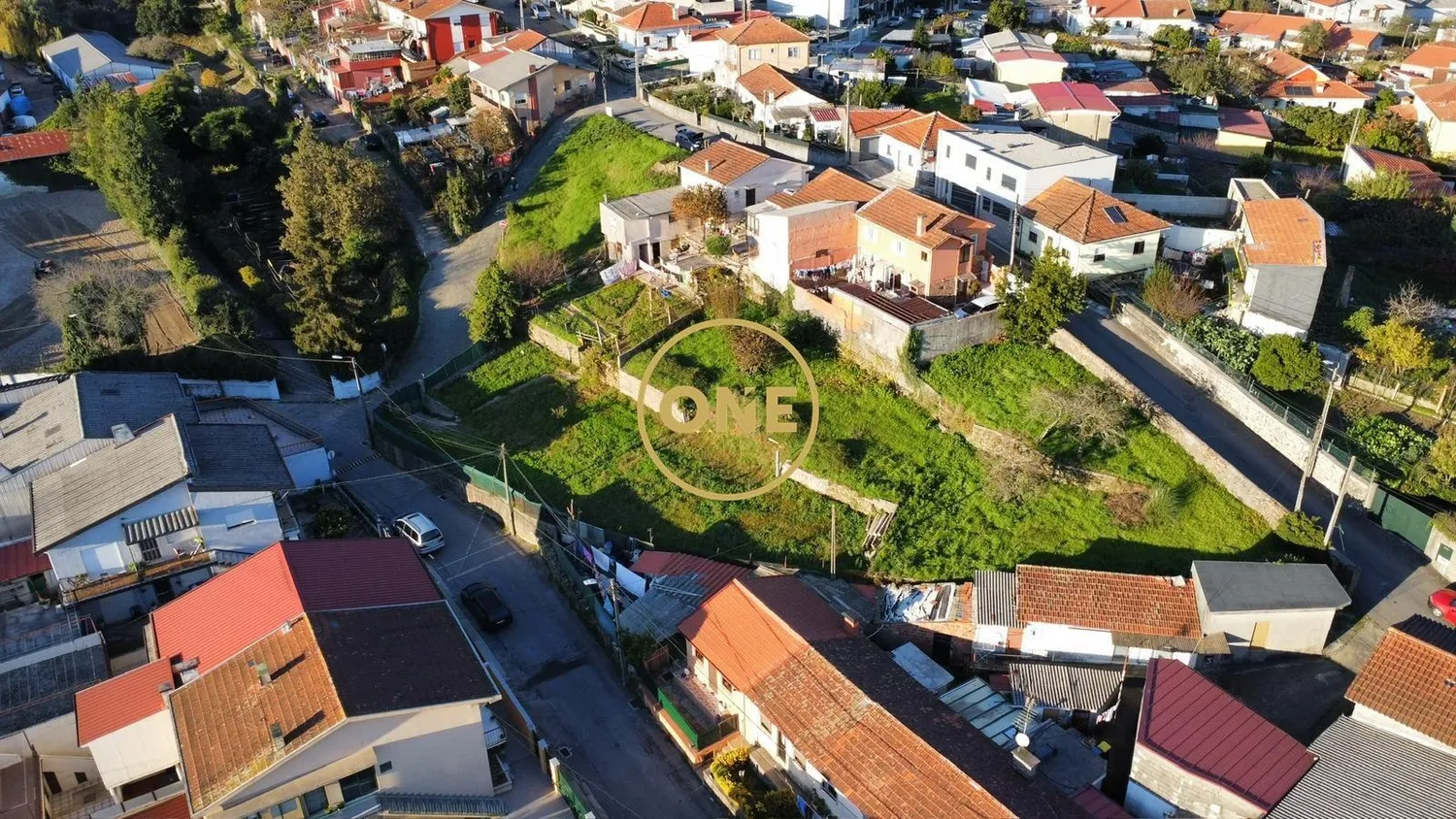 Land in the center of Alfena (Valongo) with 623m² - 2