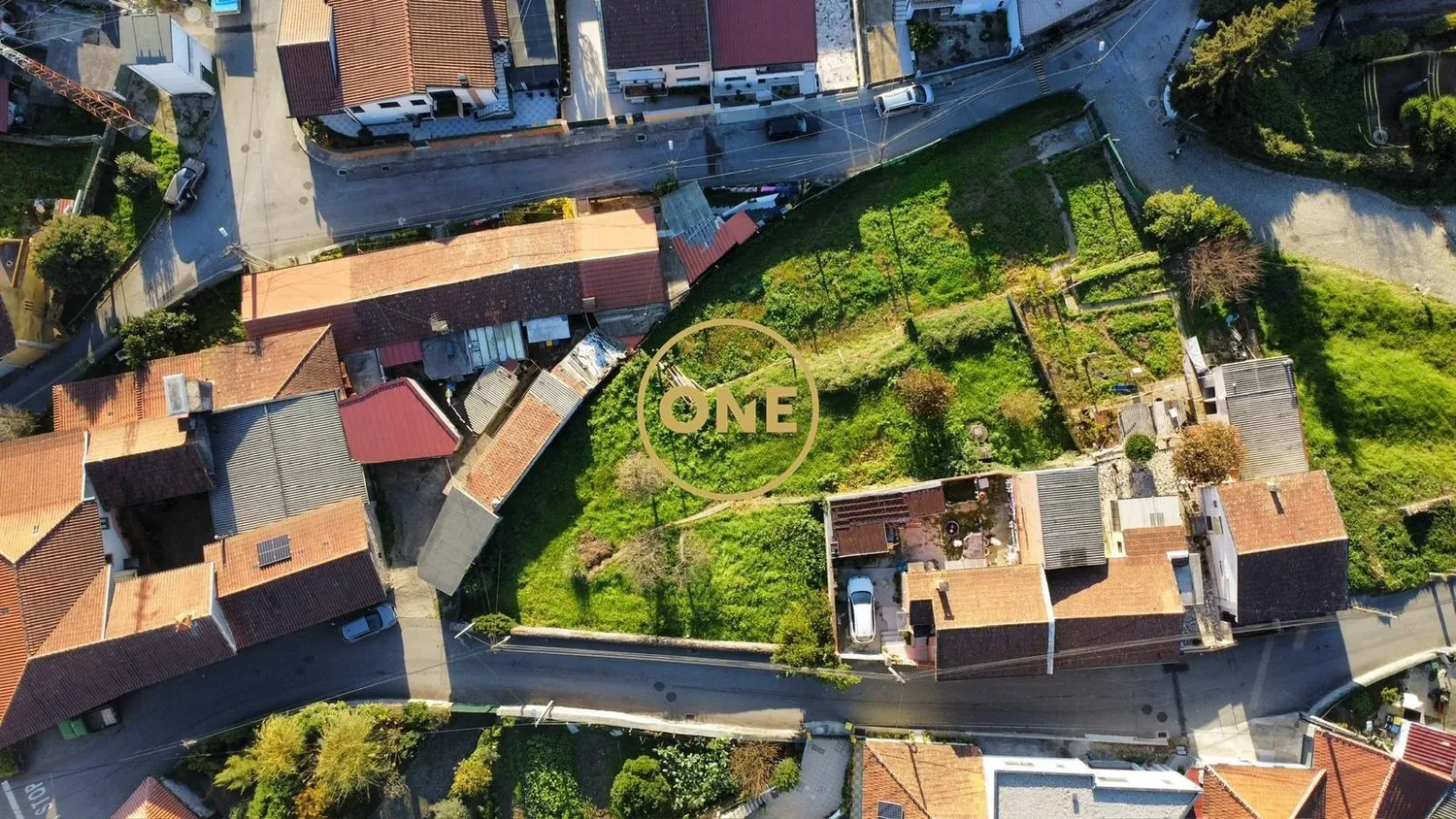 Land in the center of Alfena (Valongo) with 623m² - 3
