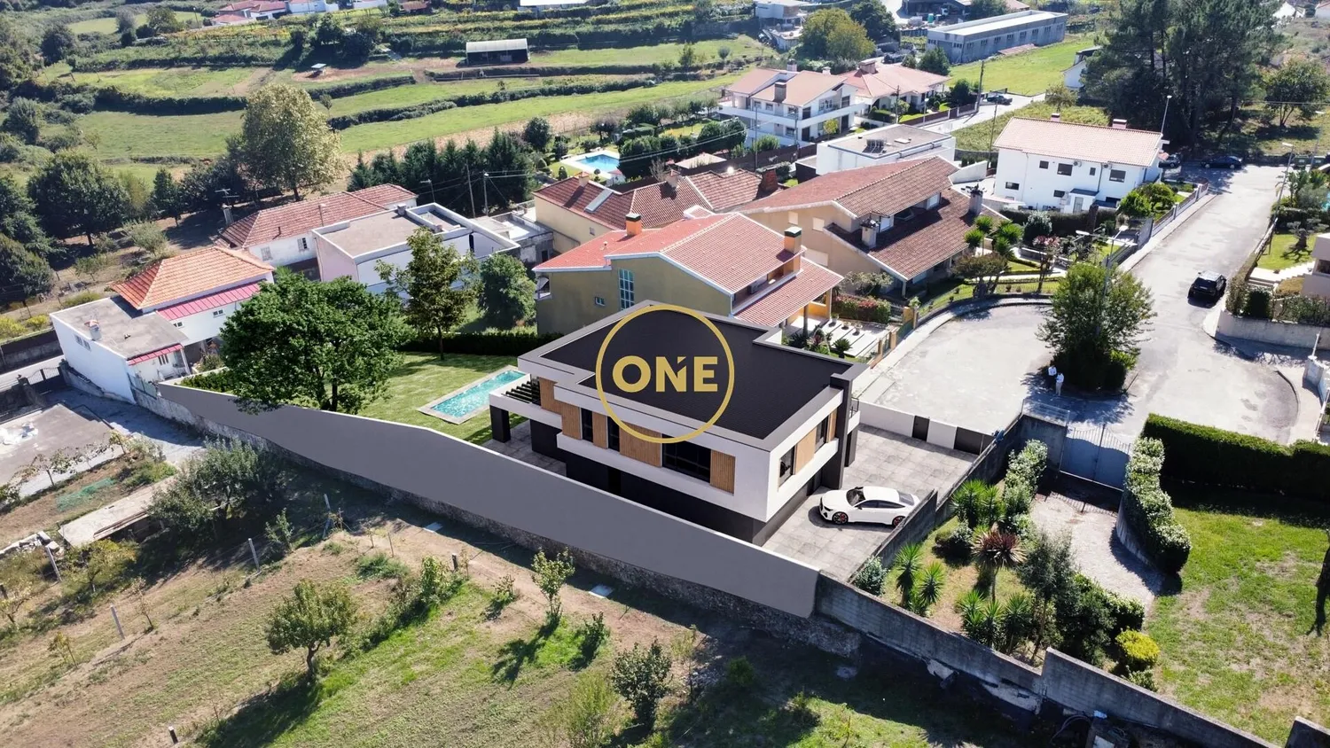 Urban Land | 1127 m² | Penamaior - 2
