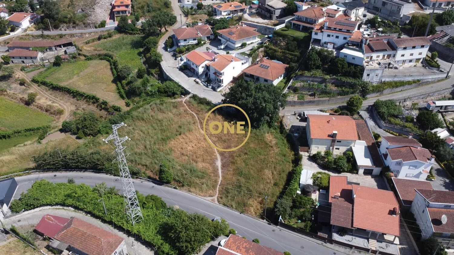 Land l 3570m2 l Paredes - 2