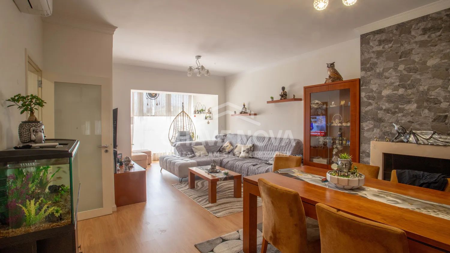 Elegante T3 Renovado junto à Praça Velásquez — Conforto, Luz e Exclusividade