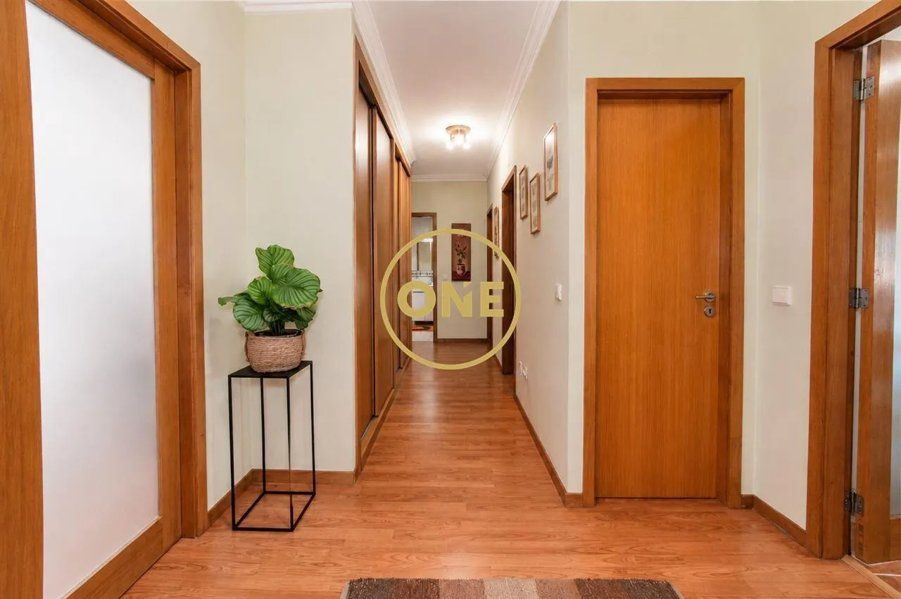 Apartamento T3 com Garagem e Duas Frentes, Junto à Nacional 206! - 2