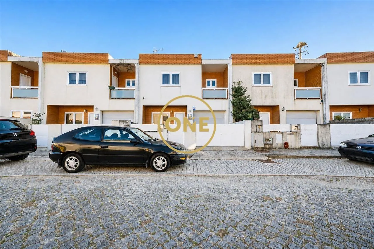 Moradia T3 em Cavalões com Terraço, Churrasqueira e Excelente Localização!