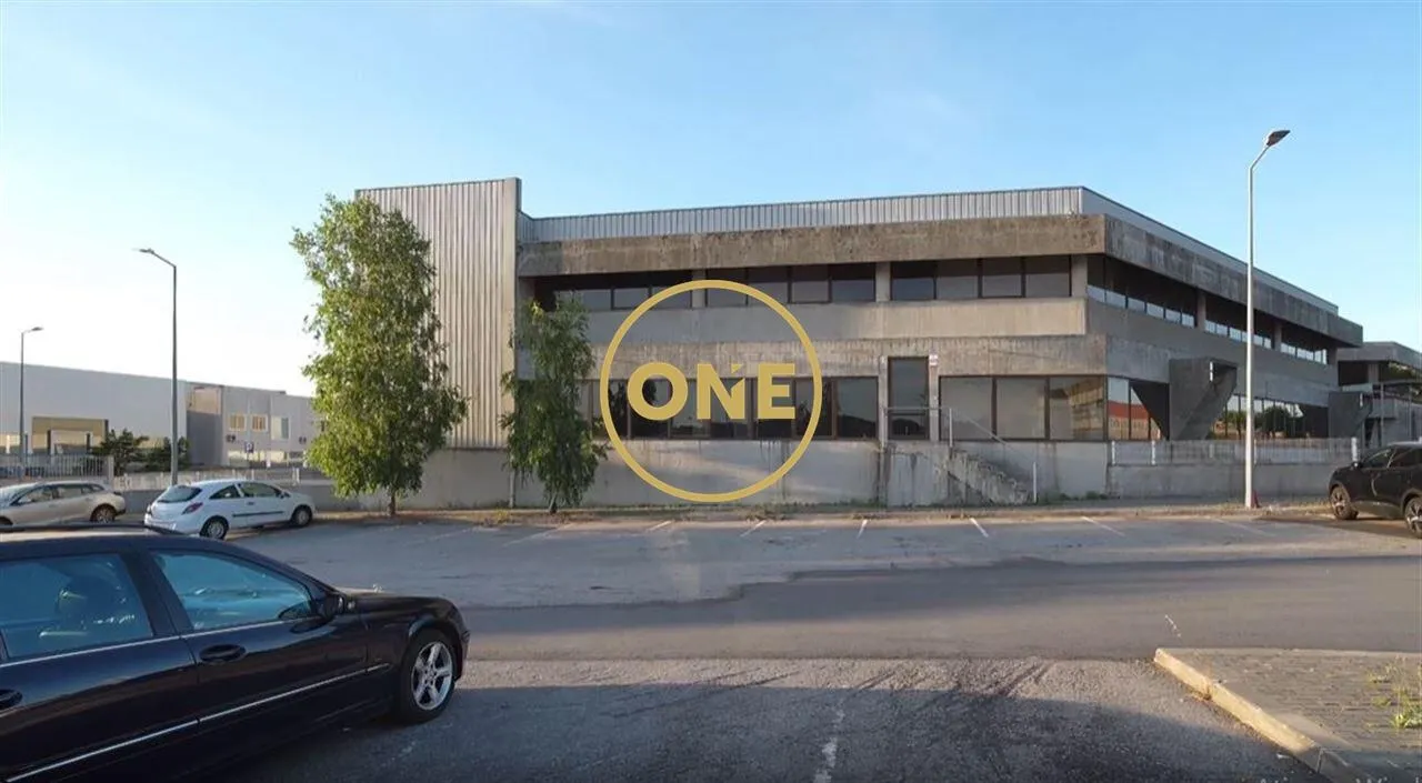 Warehouse for Rent in Santo Tirso – Strategic Location Next to the A3!
