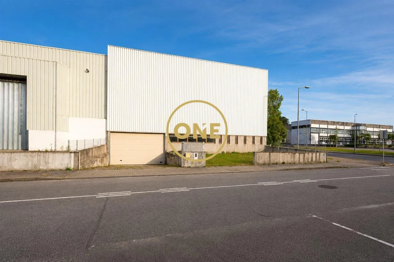 Warehouse for Rent in Santo Tirso – Strategic Location Next to the A3!
