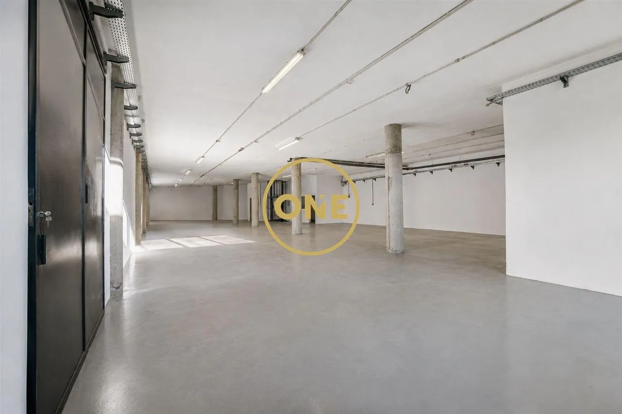 Warehouse for Rent in Santo Tirso – Strategic Location Next to the A3! - 2