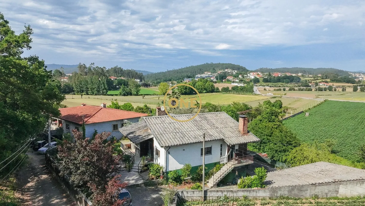 Charming Country Estate with 3-Bedroom House and 9,000 m² Plot – A Unique Retreat with Enormous Pote