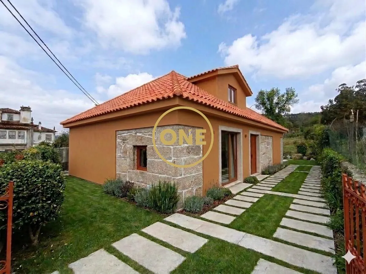 3-bedroom house under construction in Lemenhe, Vila Nova de Famalicão, situated on a 1210m2 plot.