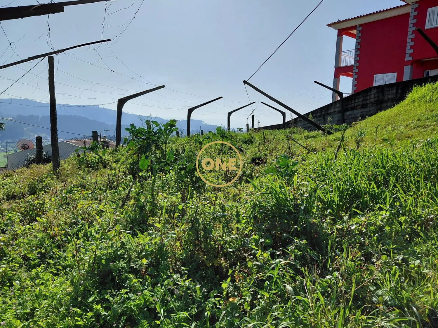 Terrain de 550 m² à Cruz, emplacement calme et proche de toutes les commodités. - 2