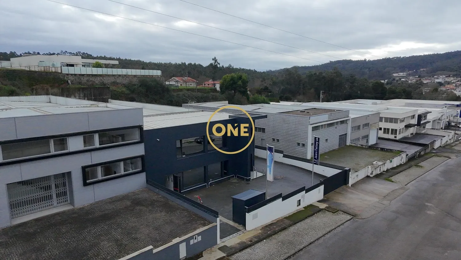 Armazém industrial com 160m² - 2