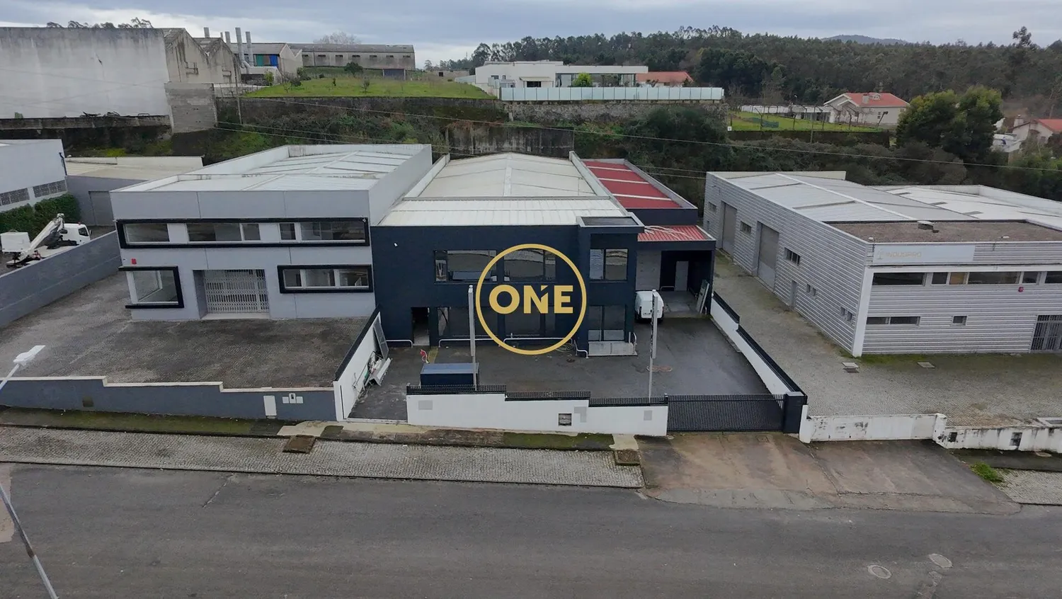 Armazém industrial com 160m² - 3
