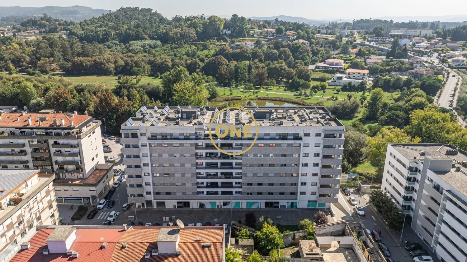 Luxury 4-bedroom apartment with 274m2 in front of the Vila Nova de Famalicão city park for sale. - 3