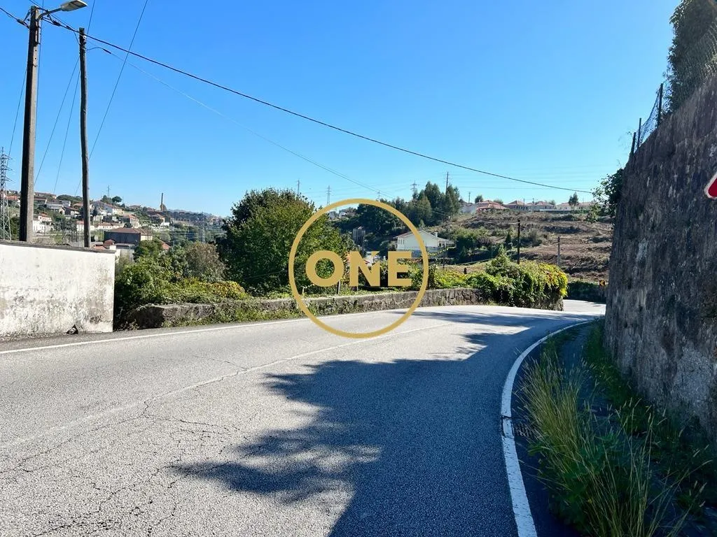Terrain de 690 m2 sur l'Avenida Joao Paulo II à Rebordões - Santo Tirso - 3