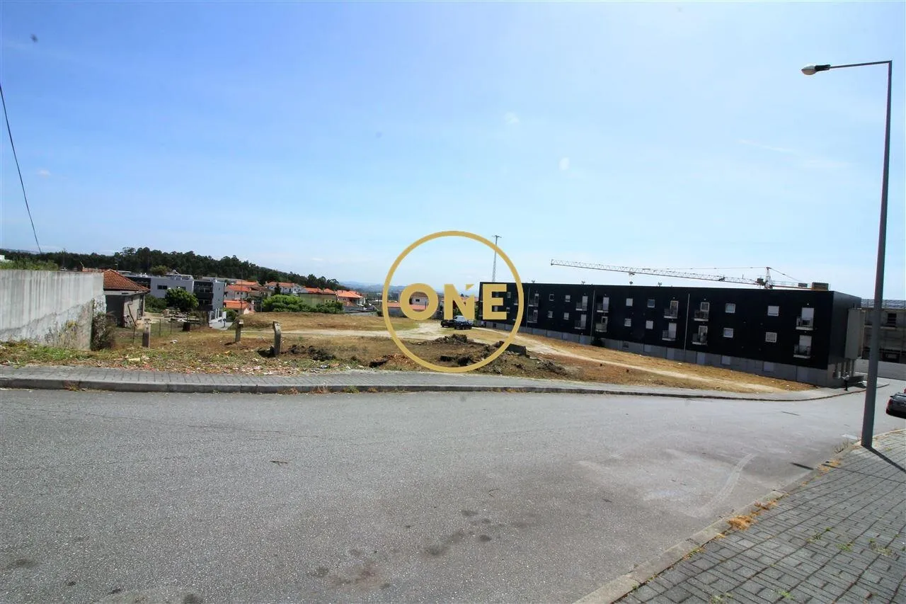 Housing construction plot of 4175m2 in Brufe at the gates of the city of V.N.F. for sale! - 2