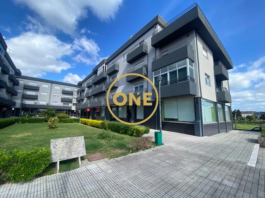 Delães store for sale 214m2