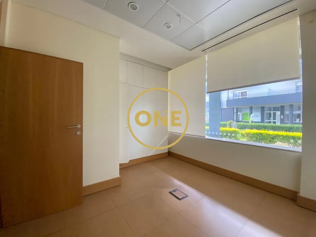 Delães store for sale 214m2 - 2