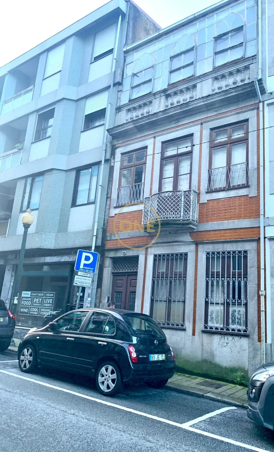 Building for restoration on Rua Breiner with approved project - 2