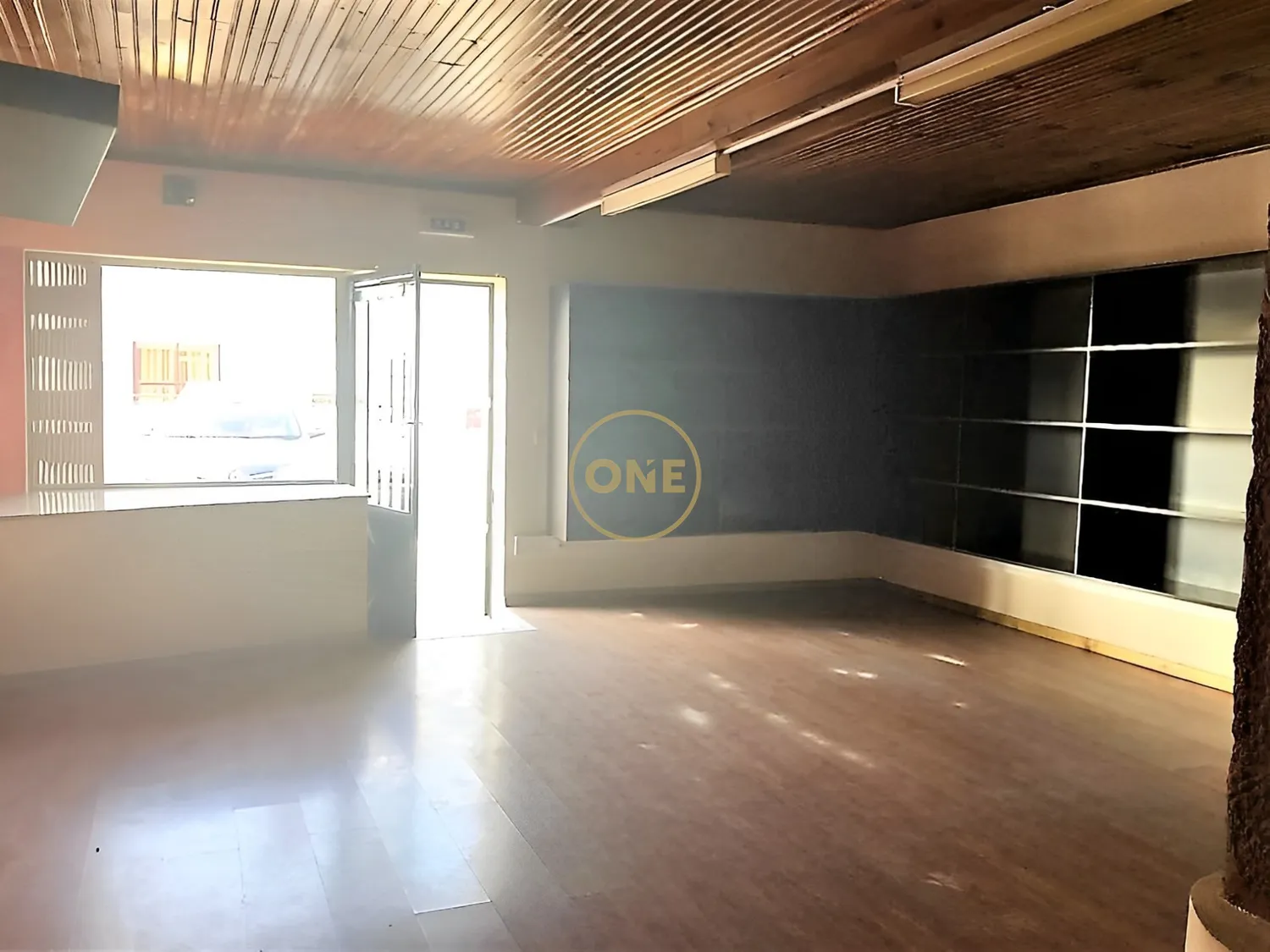 T0 store for rent - 3