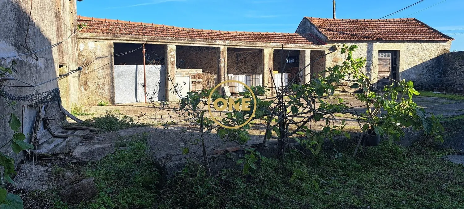 Moradia Restauro Total inserida num terreno urbano com 1886 mts!