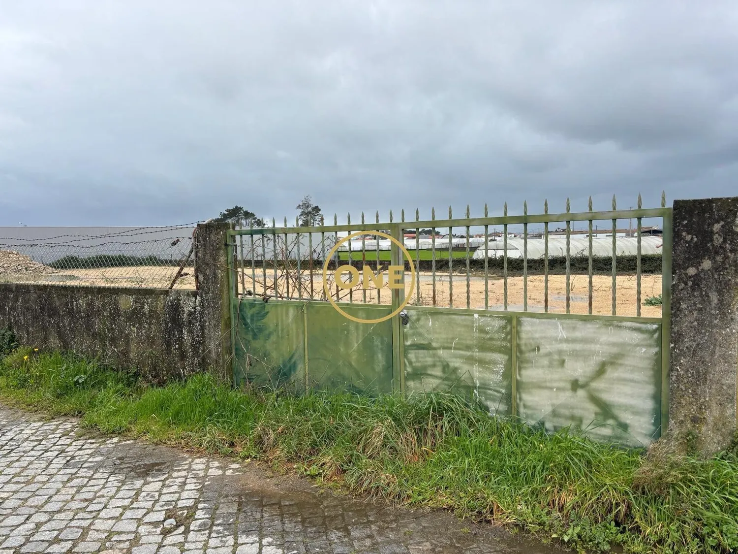 Land for rent in Estela.