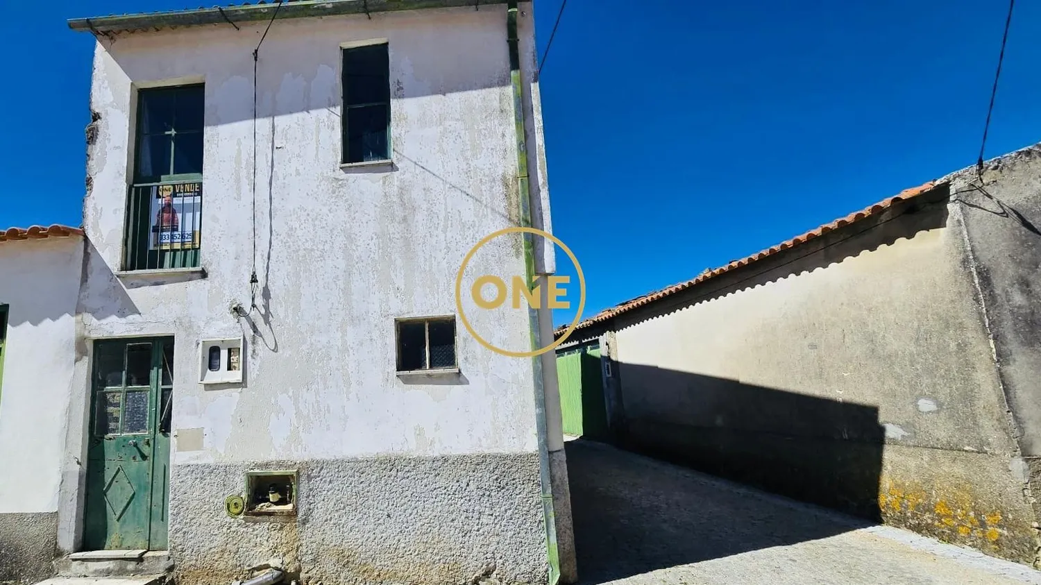 VENTE D'UNE MAISON DE 2 CHAMBRES DANS UN QUARTIER DE RESTAURANT - 2