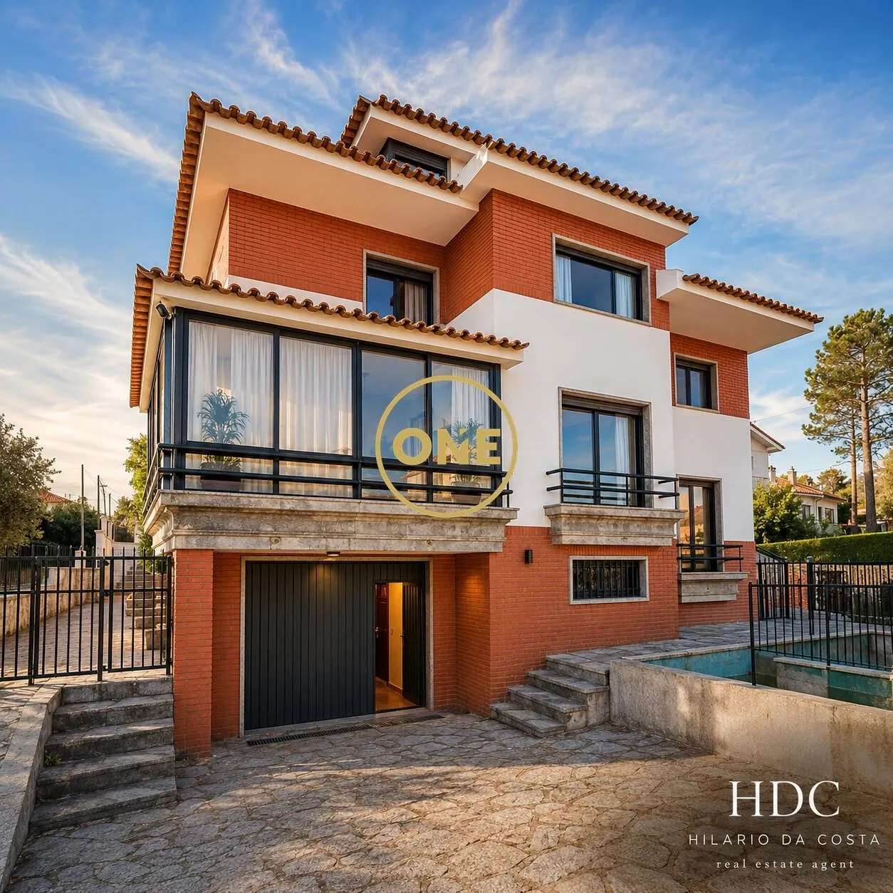 4 bedroom house with swimming pool and 3 fronts in Parede – Cascais