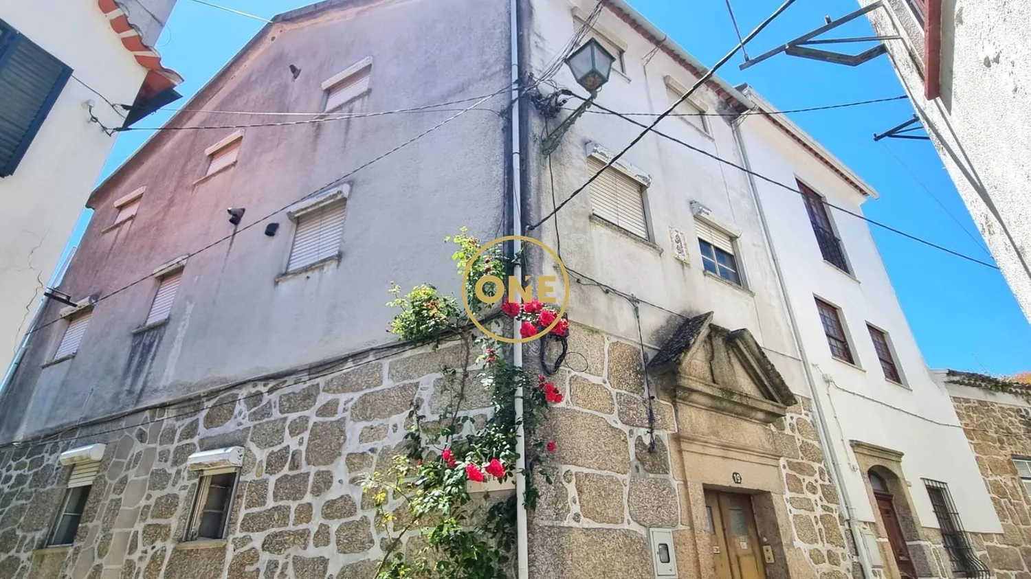 4 bedroom house for restoration in S. Gião, Oliveira do Hospital