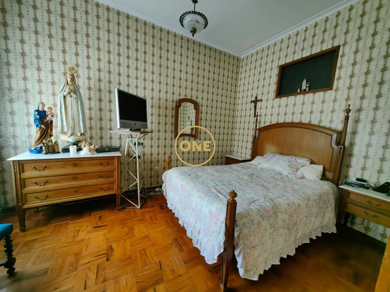 House for restoration on 2 seafront in Vila do Conde on Rua Alfredo Bastos - 2