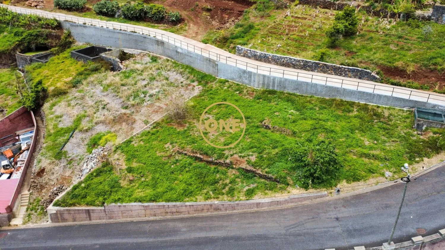 Land with 576m²