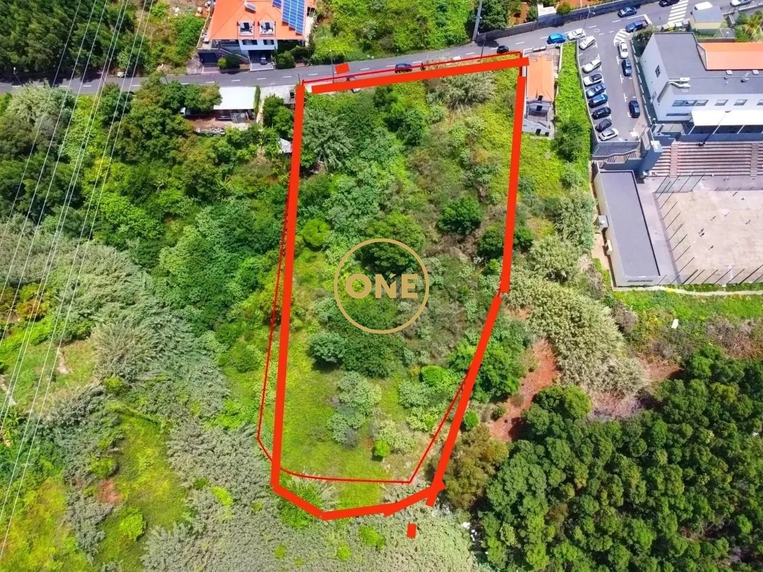 Land with 3707 m²