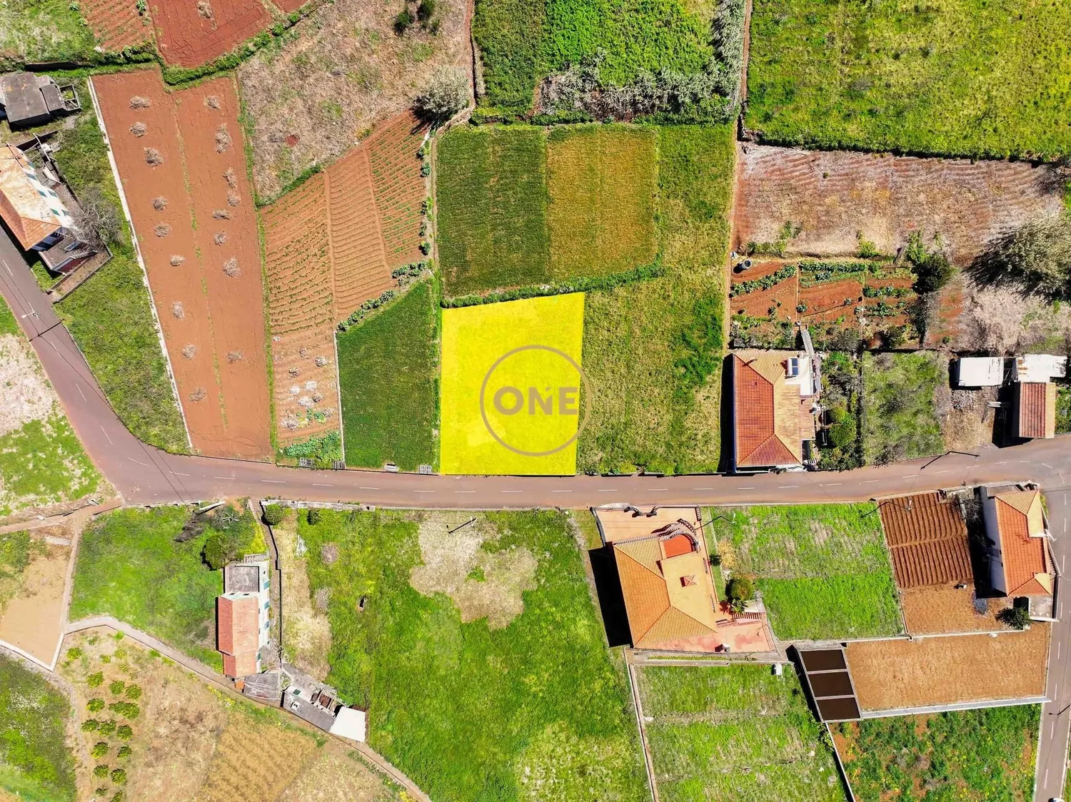 Land with 480 m²