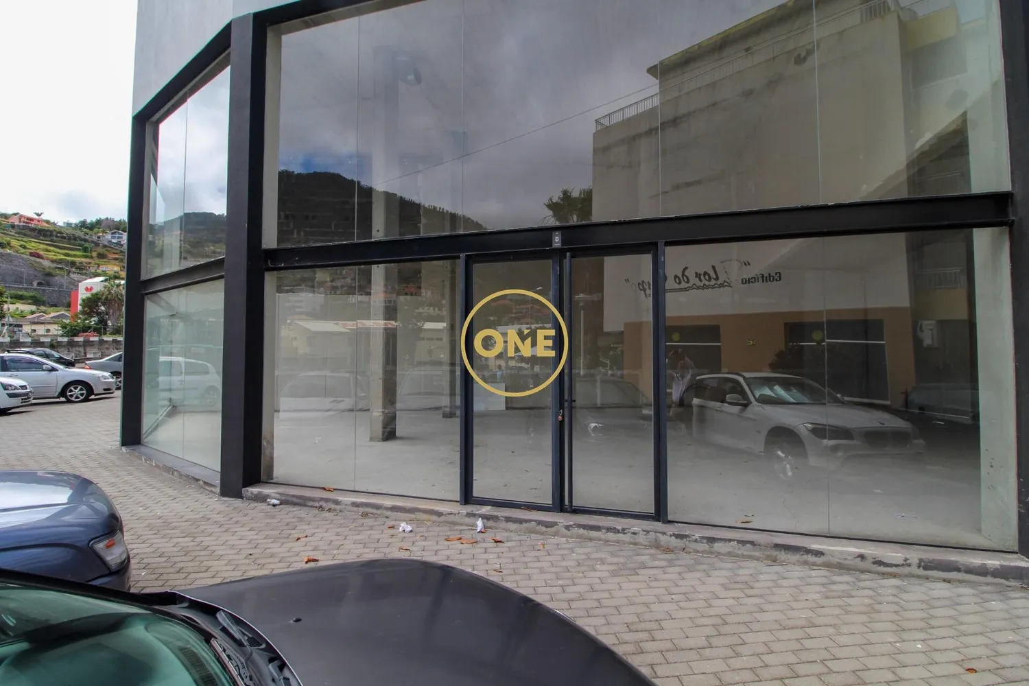 Store with 155 m2 - 2