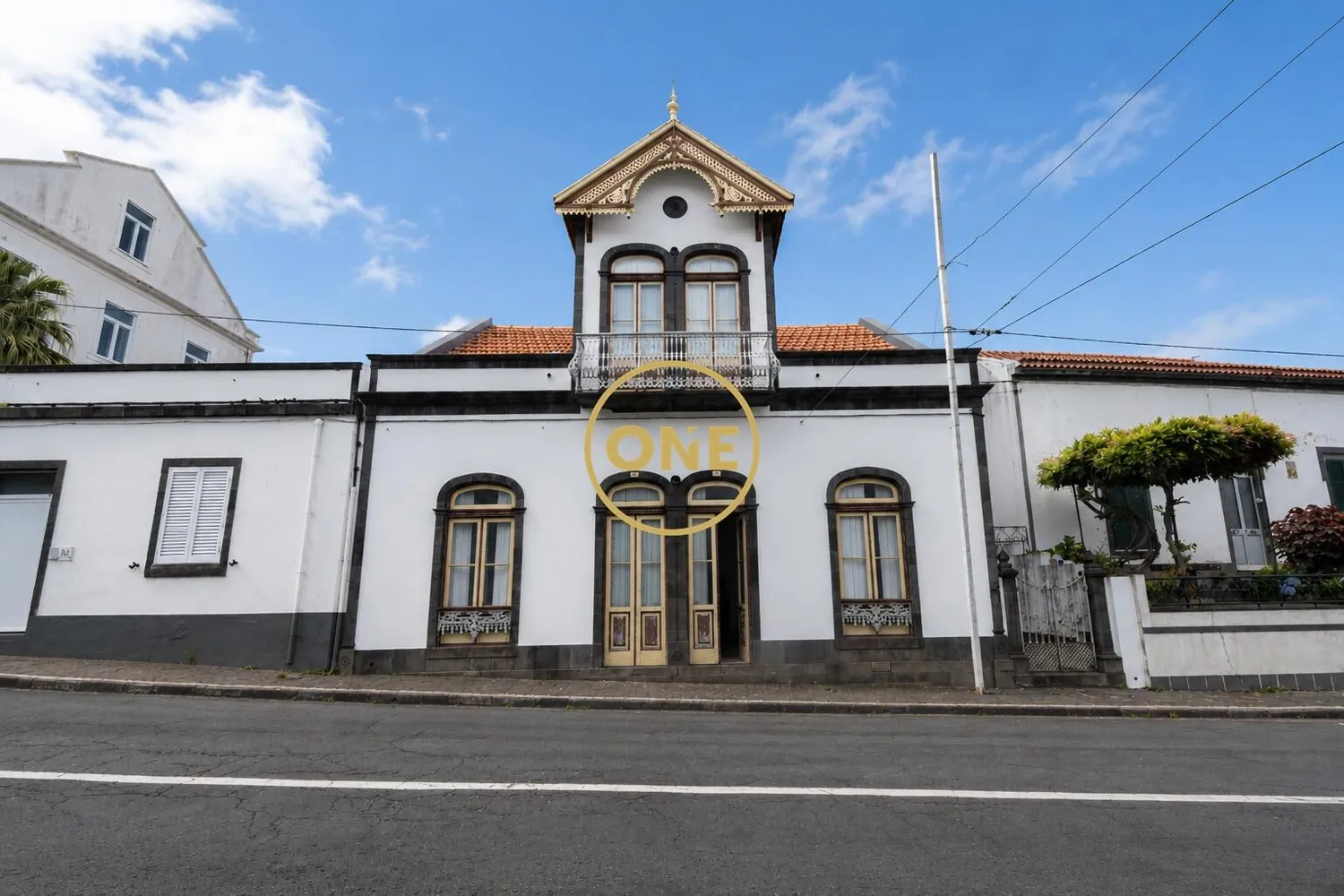 Centenary House T5 | Tradition, History and Potential in the Heart of Vila Franca do Campo