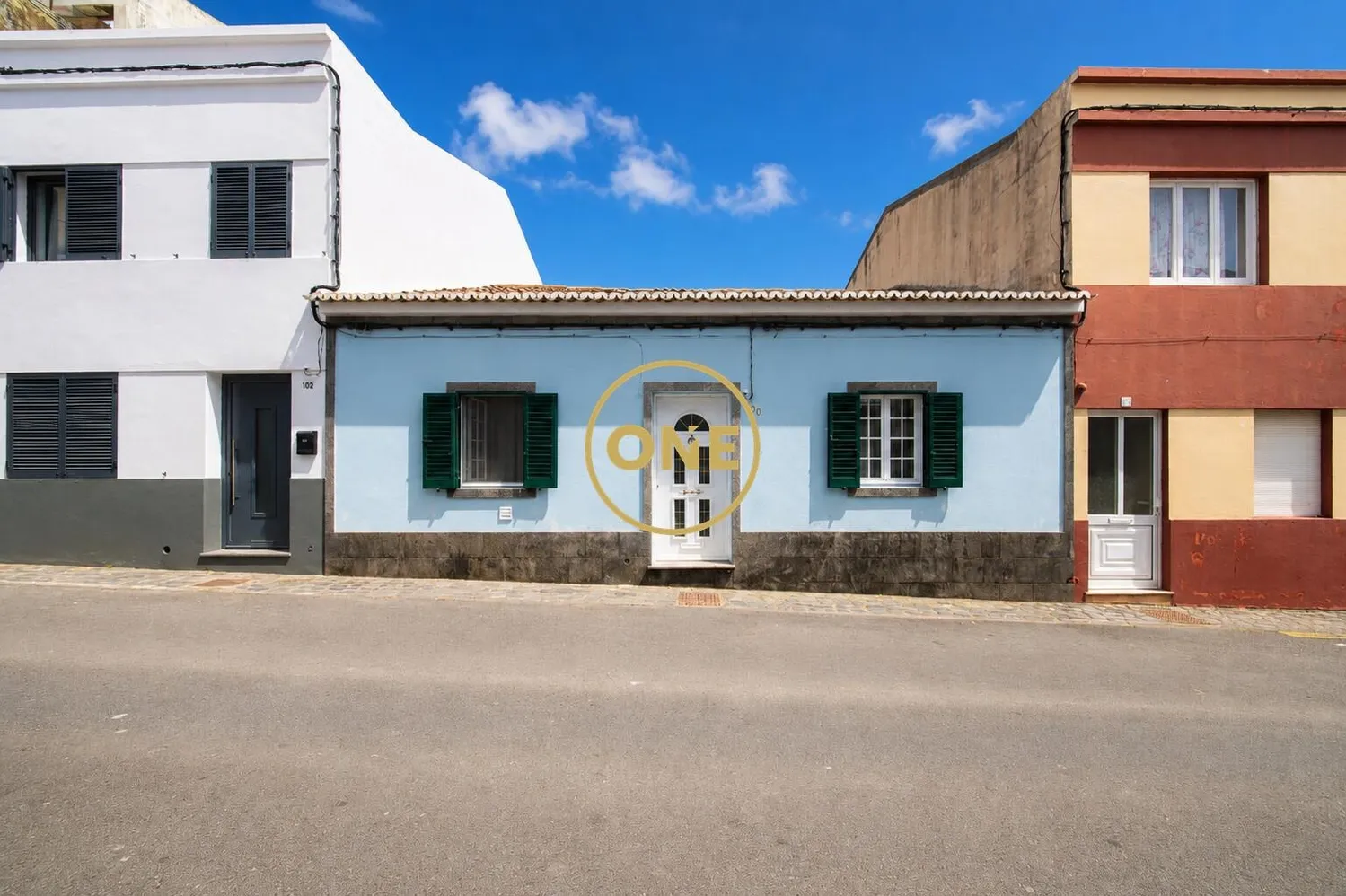 House with Backyard in the Heart of Ponta Delgada