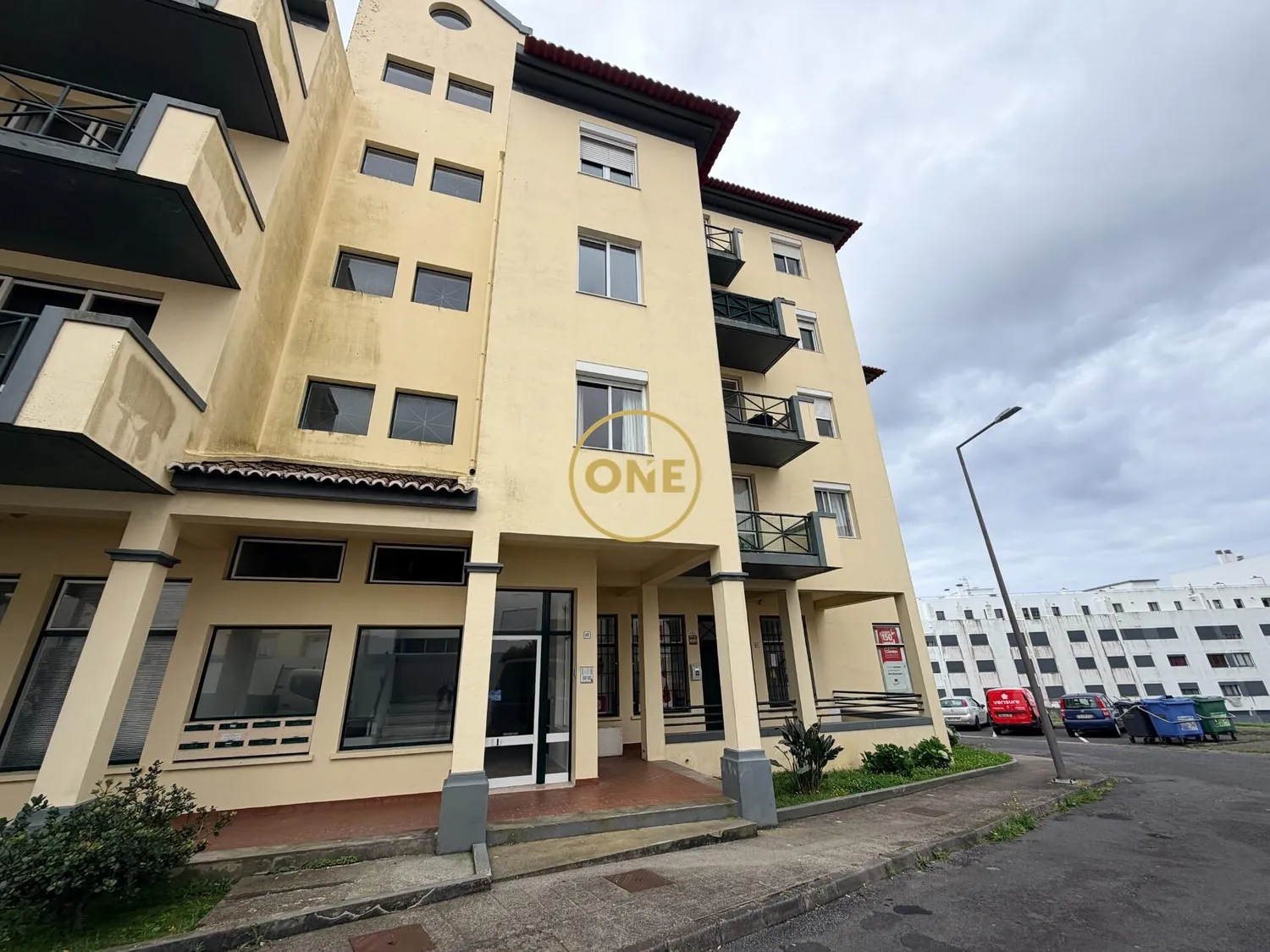 4-bedroom apartment with large areas, elevator and garage